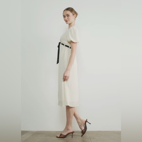 Aaron & amber V Neck Lace Insert Midi Dress
with Bow - Picture 3 of 12